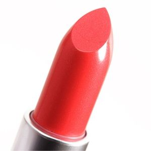 NIB MAC COSMETICS CREAMSHEEN LIPSTICK IN THE SHADE PRETTY BOY